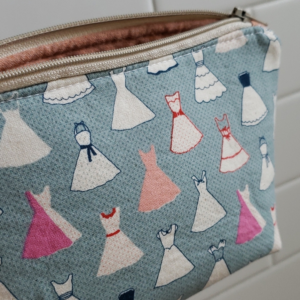 🪡👗 Handmade Cotton Pouch! - Picture 6 of 9
